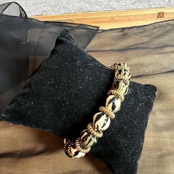 VINTAGE BEADED  TAN AND BROWN ANIMAL PRINT STRETCH BRACELET - Picture 3 of 3